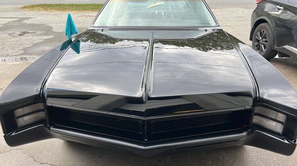 Buick Riviera, restored in gloss black